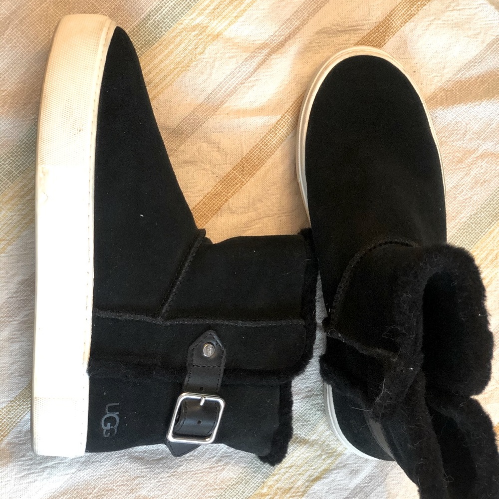 Ugg Aika Booties SZ 9 worn once!